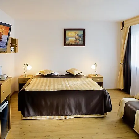 Bursztynowe Wzgorze Family منتجع *